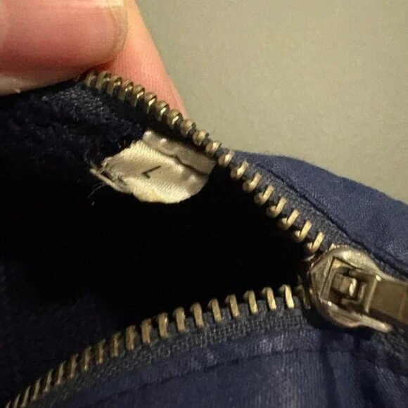 Cashmilon size Large, Navy and Cream Striped Sweater with zippered shoulders - Picture 4 of 7